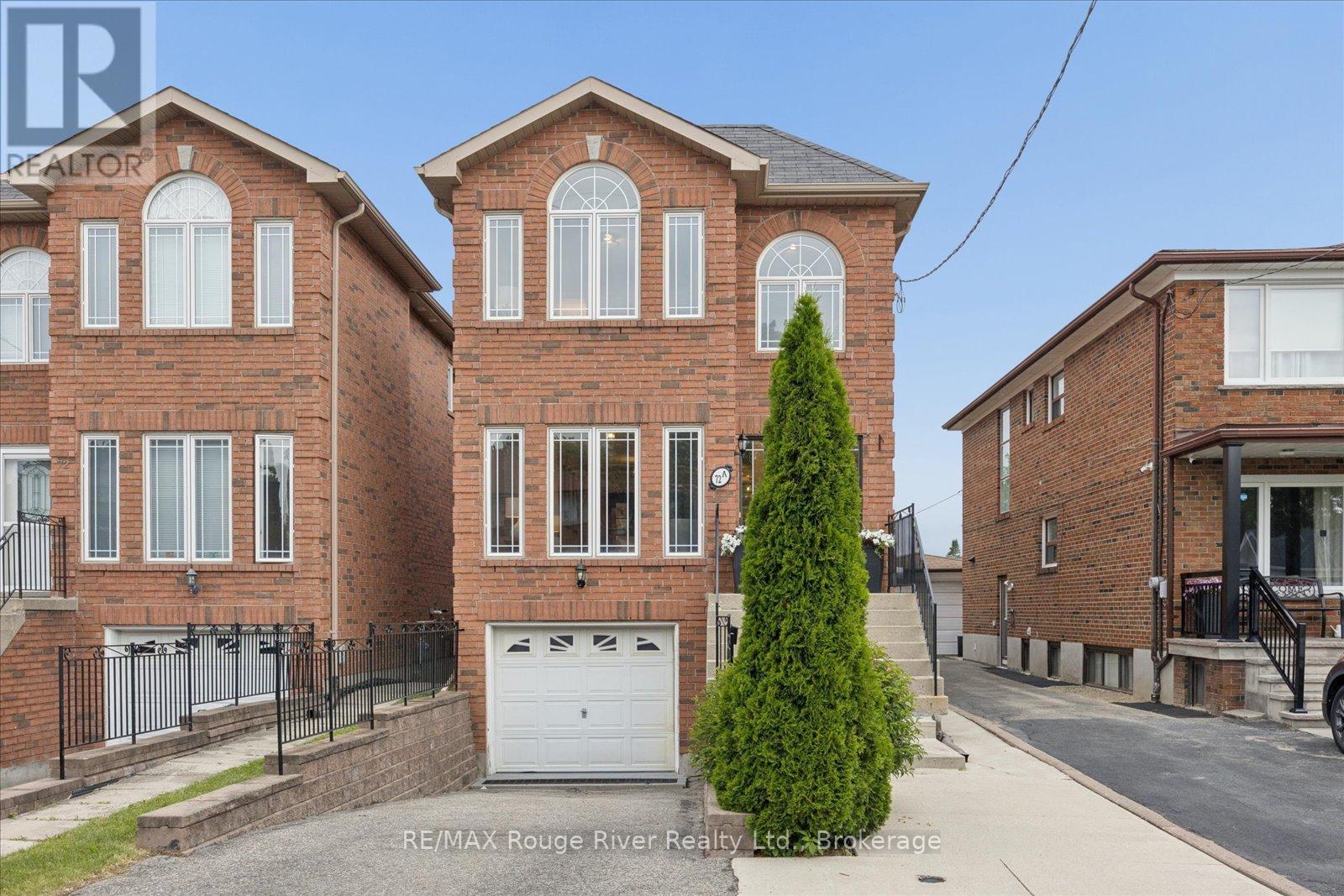 MLS® listing #29956869 for sale located at 72A LAUREL AVENUE