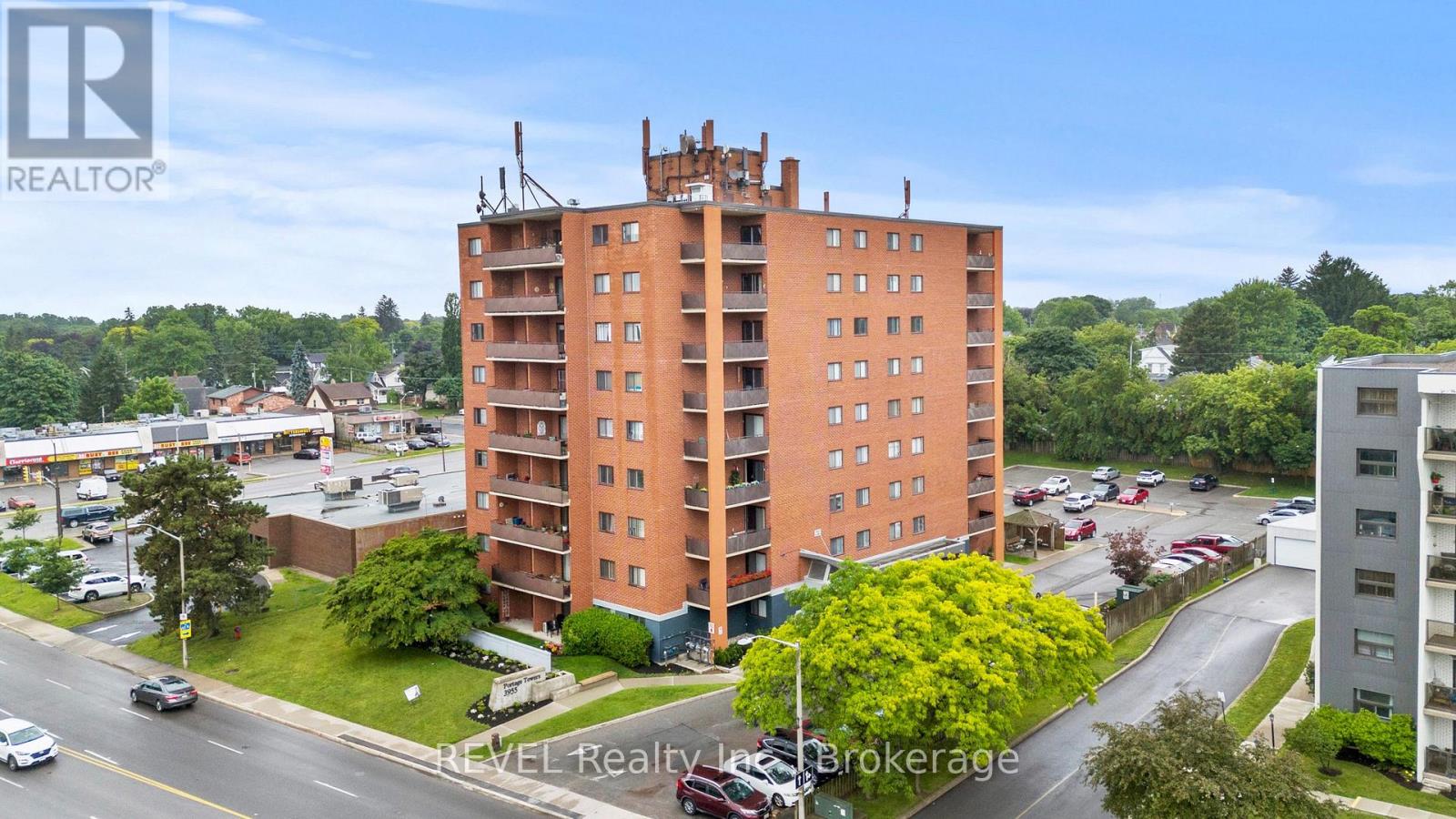 MLS® listing #29956910 for sale located at 401 - 3955 PORTAGE ROAD