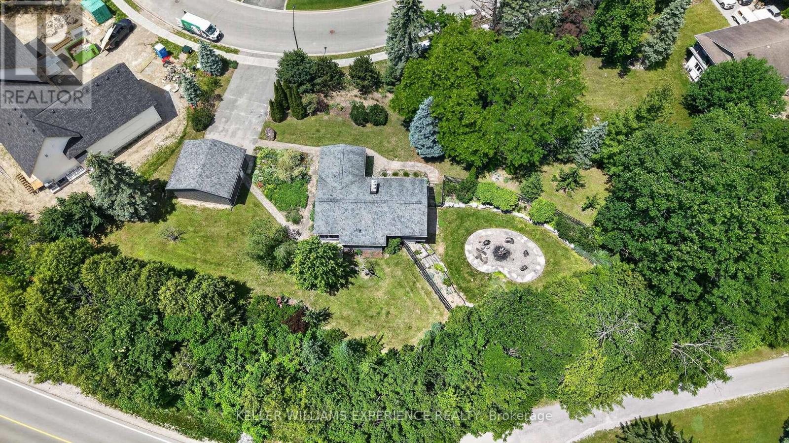 MLS® listing #29957153 for sale located at 68 ROYAL OAK DRIVE