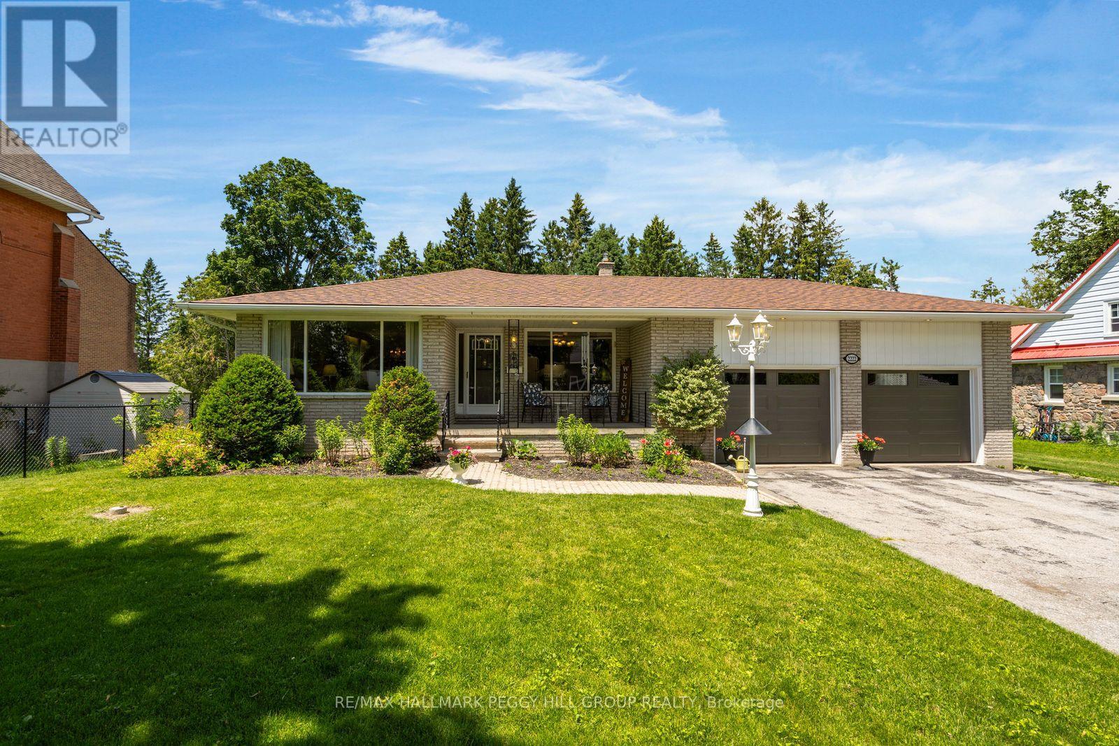 MLS® listing #29957470 for sale located at 2222 VICTORIA STREET