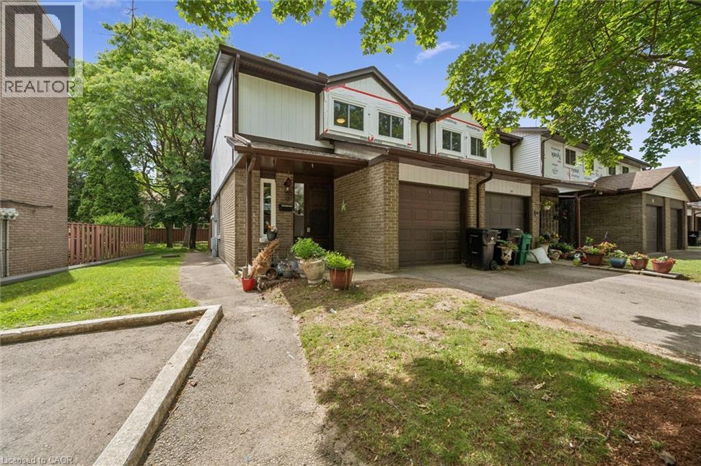 MLS® listing #29957603 for sale located at 46 CEDARWOODS Crescent Unit# 53