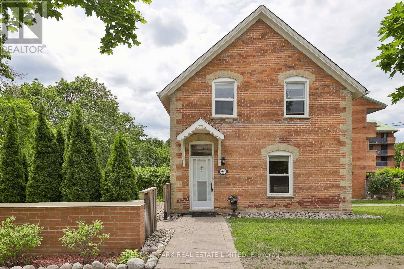 MLS® listing #29957944 for sale located at 110 - 30 WILSON STREET