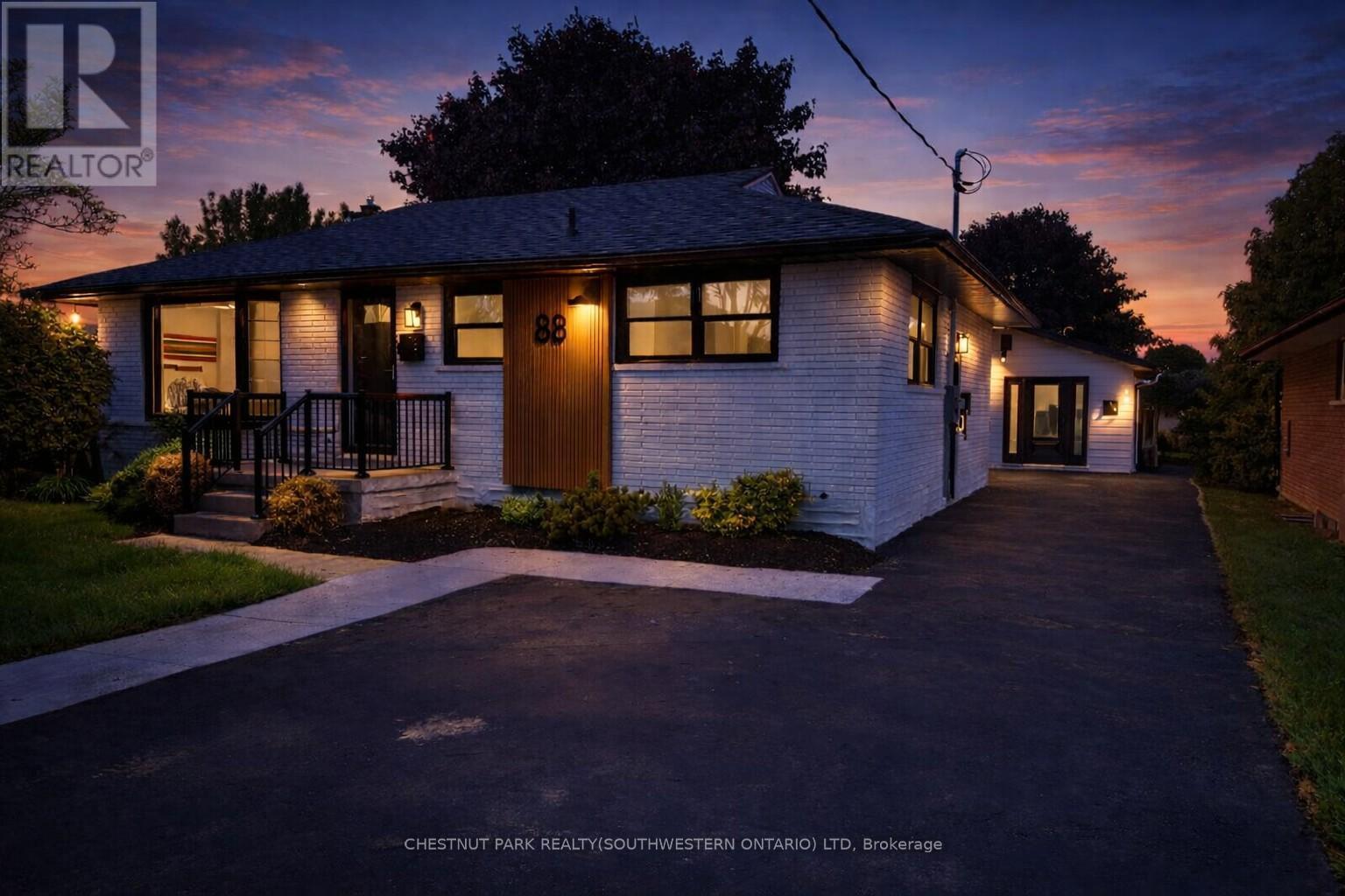 MLS® listing #29959132 for sale located at 88 WOODHAVEN ROAD