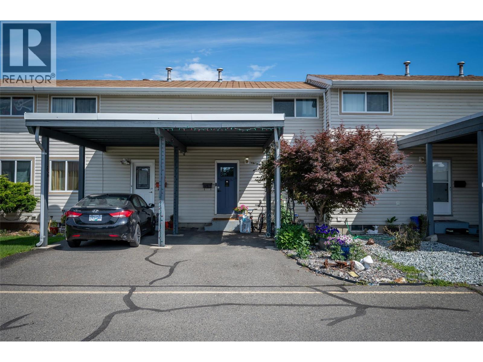 MLS® listing #29961658 for sale located at 2576 Sandpiper Drive Unit# 67