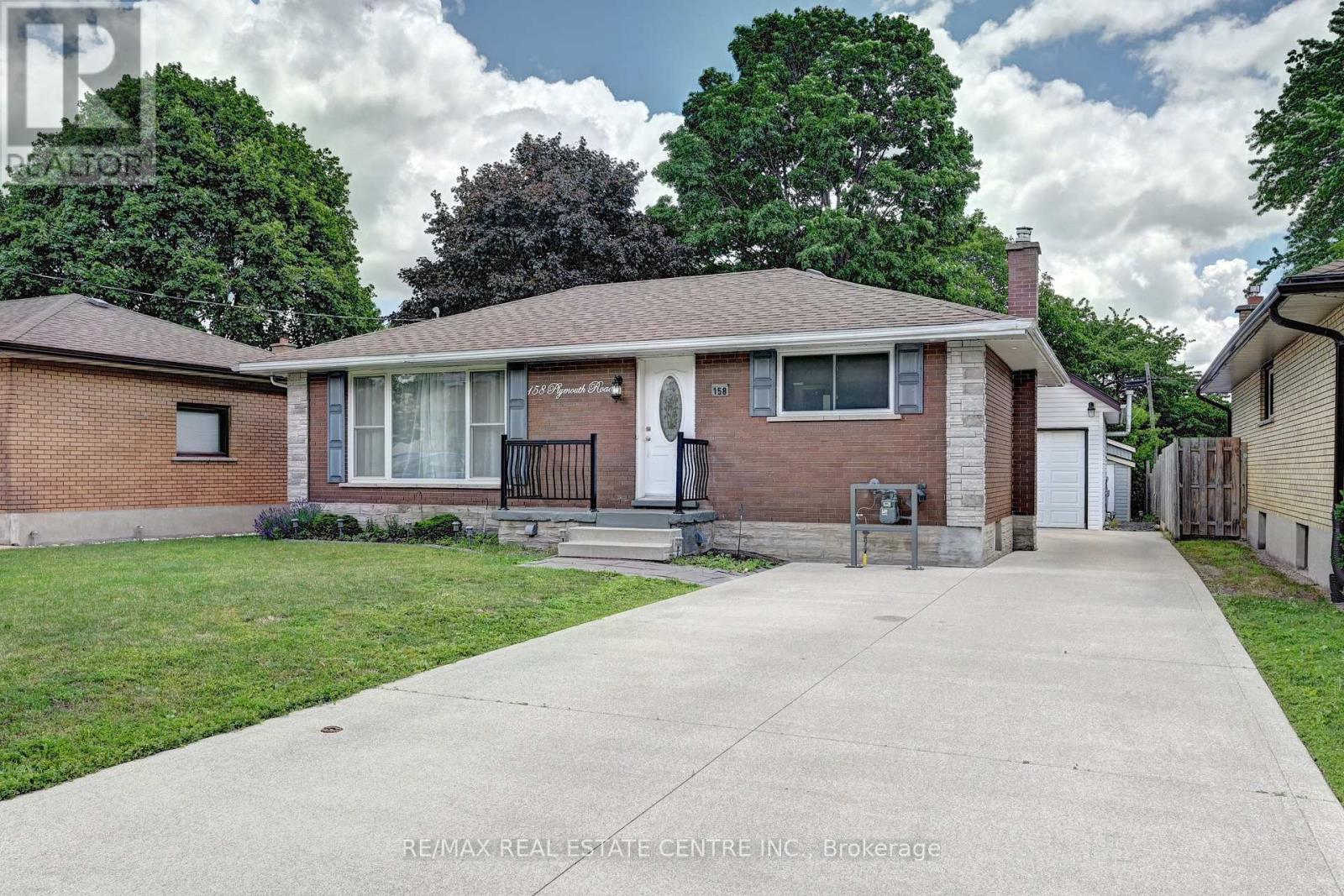 MLS® listing #29962156 for sale located at 158 PLYMOUTH ROAD