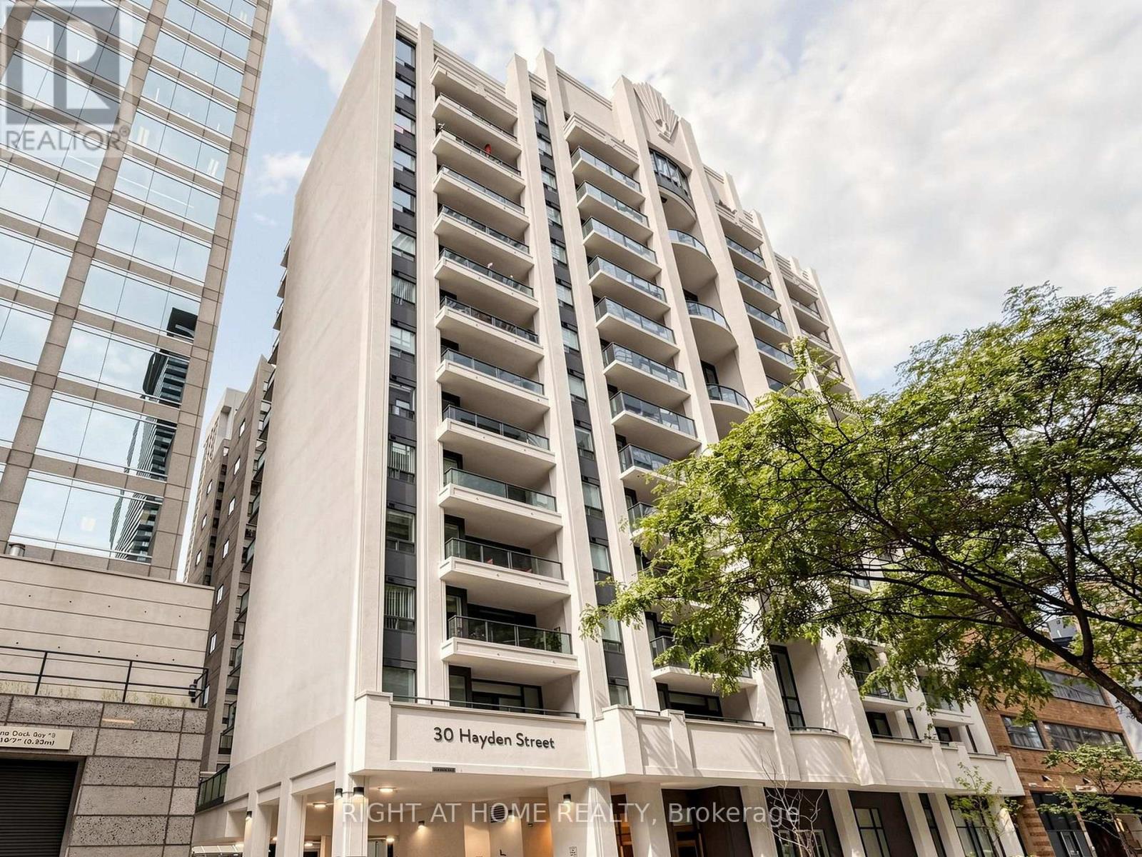 MLS® listing #29962481 for sale located at 404 - 30 HAYDEN STREET