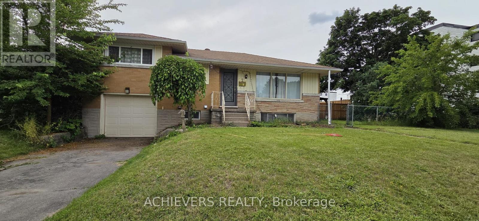 MLS® listing #29963203 for sale located at 222 SIXTH AVENUE