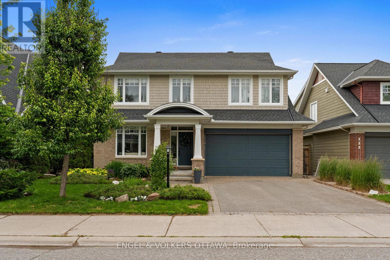 MLS® listing #29963528 for sale located at 564 ERINWOODS CIRCLE