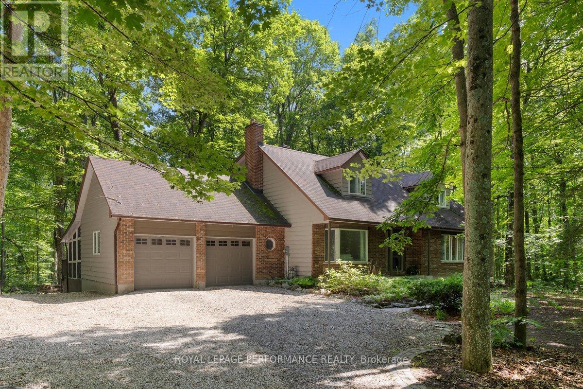MLS® listing #29963872 for sale located at 1250 ROYAL MAPLE DRIVE