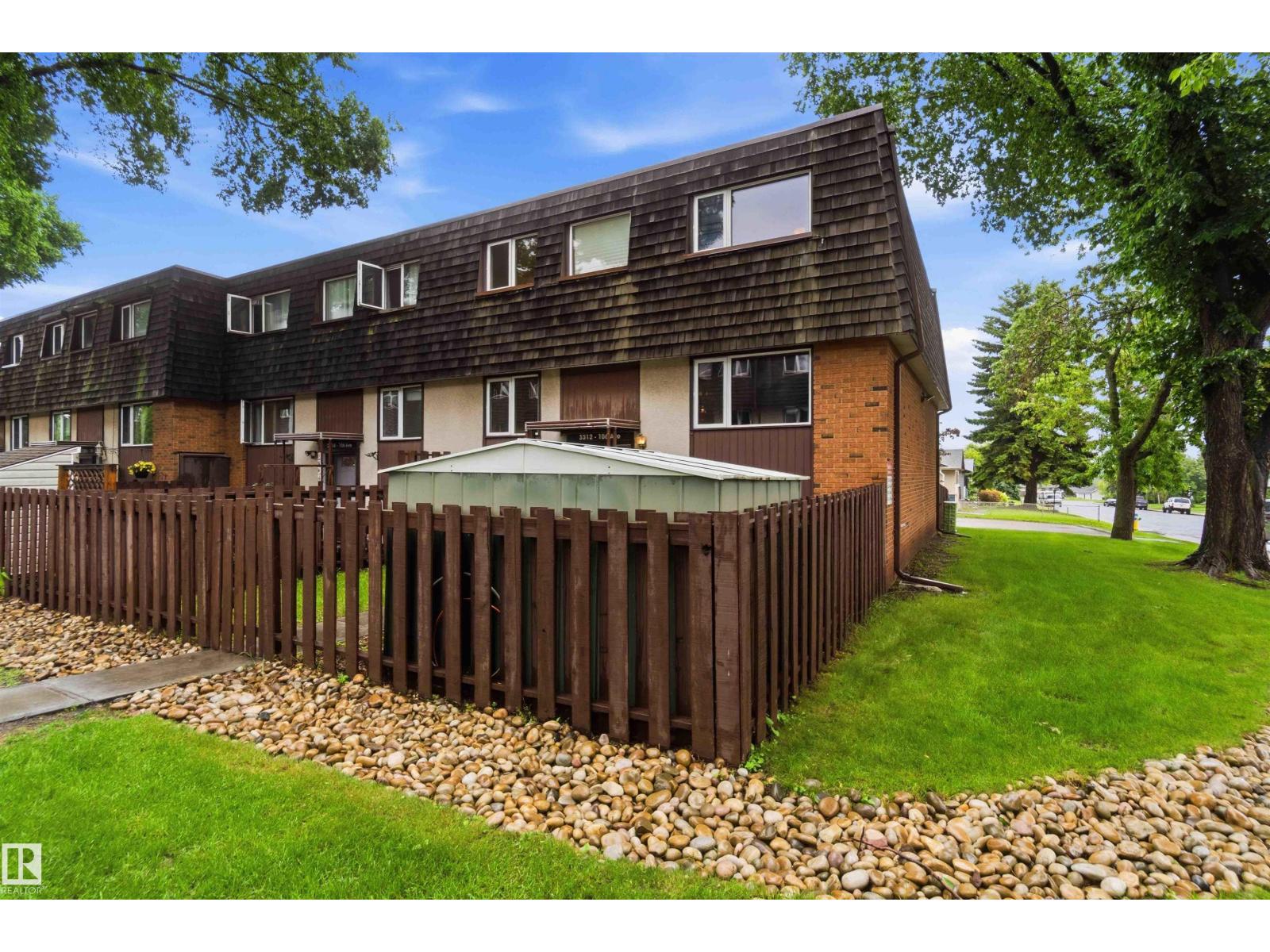 MLS® listing #29963915 for sale located at 3312 106 AV NW