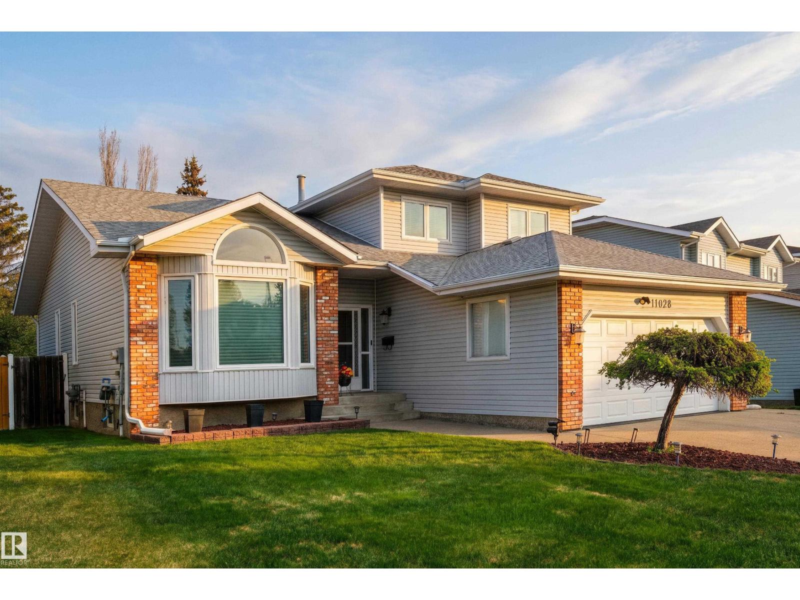 MLS® listing #29963934 for sale located at 11028 11 AV NW