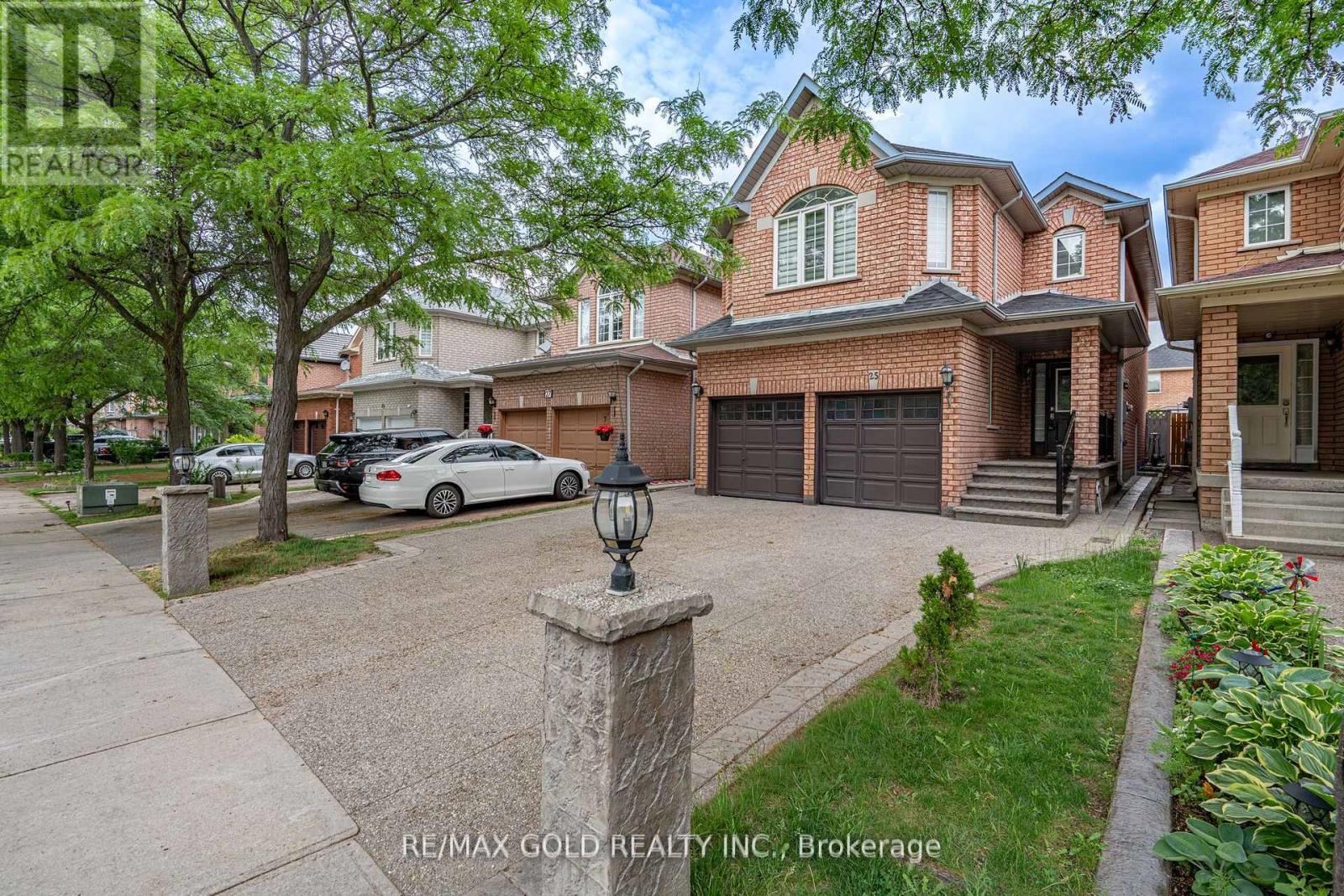 MLS® listing #29963939 for sale located at 25 GOLDEN EAGLE ROAD