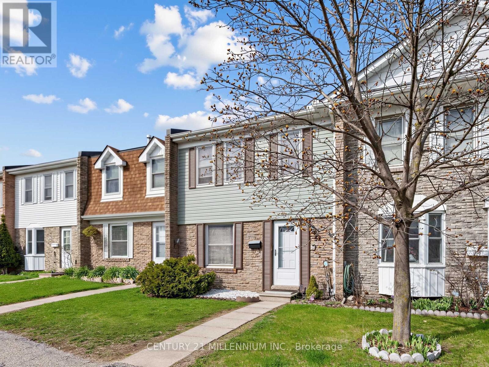 MLS® listing #29964153 for sale located at 52 - 1020 CENTRAL PARK DRIVE W