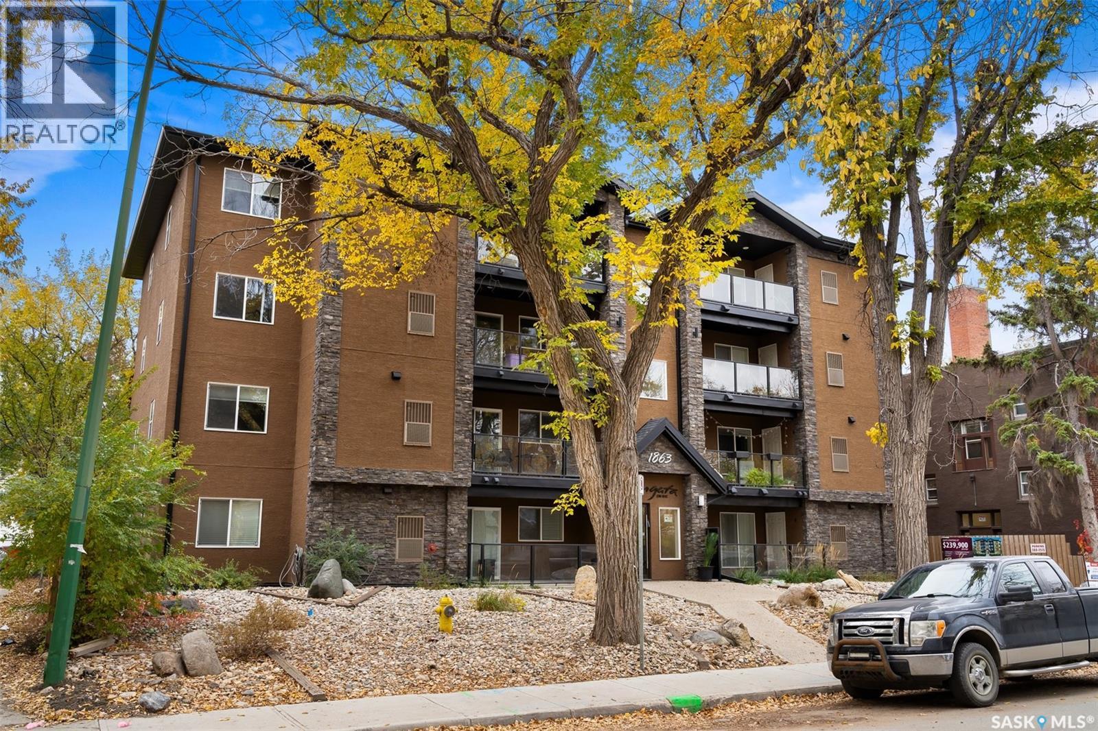 MLS® listing #29964172 for sale located at 303 1863 Rae STREET