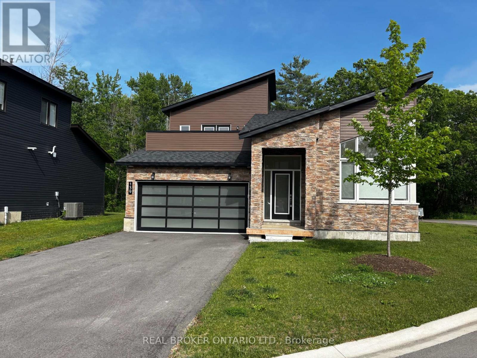 MLS® listing #29964569 for sale located at 139 MARINA VILLAGE DRIVE