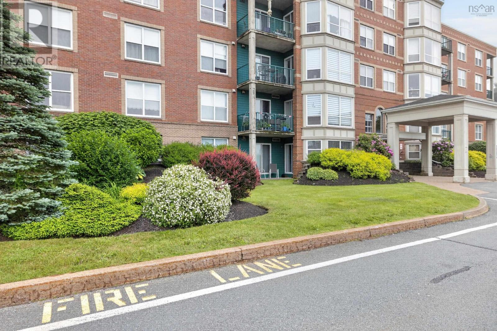 MLS® listing #29965377 for sale located at 304 114 Regency Park Drive