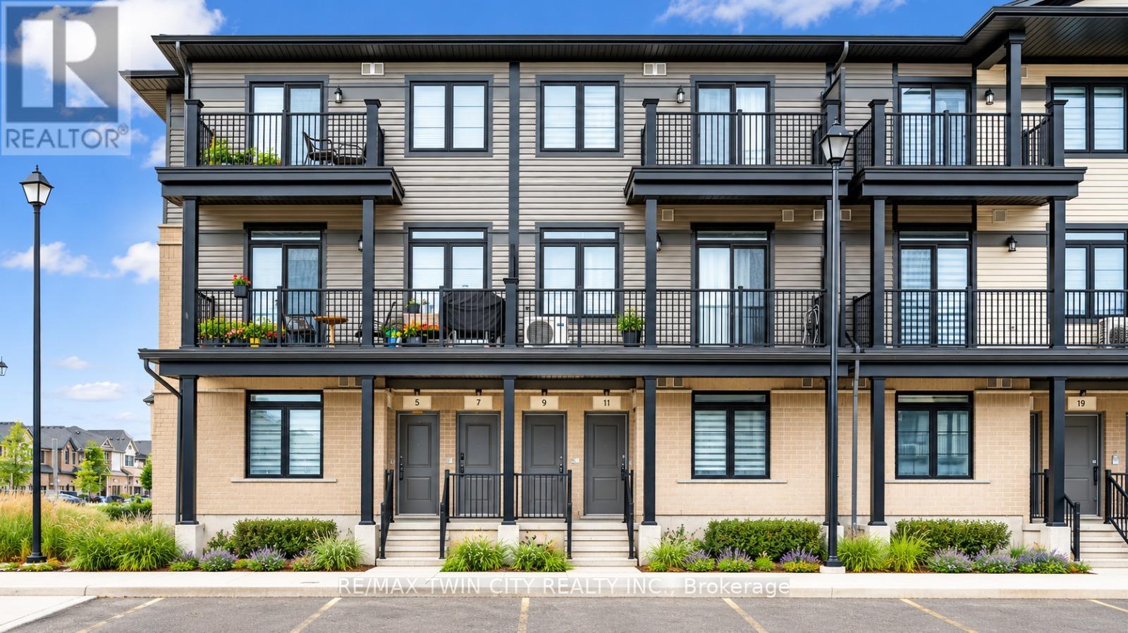 MLS® listing #29972694 for sale located at 9 LOMOND LANE
