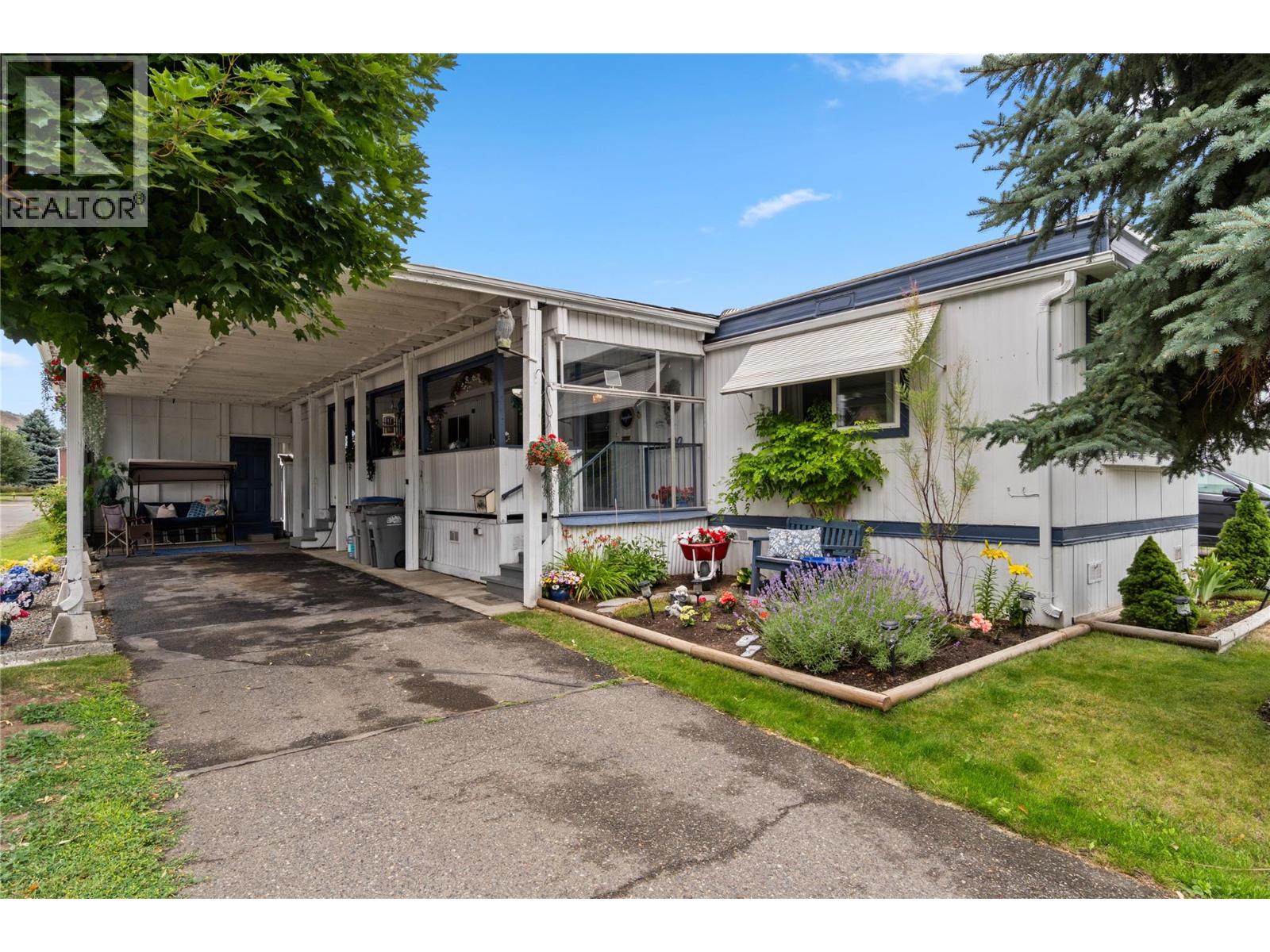 MLS® listing #29973083 for sale located at 2400 OAKDALE Way Unit# 220