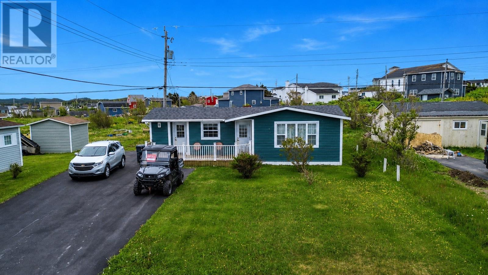MLS® listing #29977386 for sale located at 671 Sunset Drive