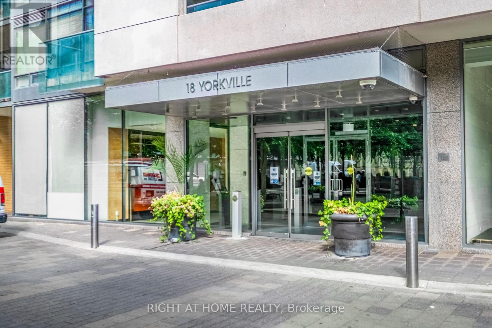 MLS® listing #29980827 for sale located at 305 - 18 YORKVILLE AVENUE