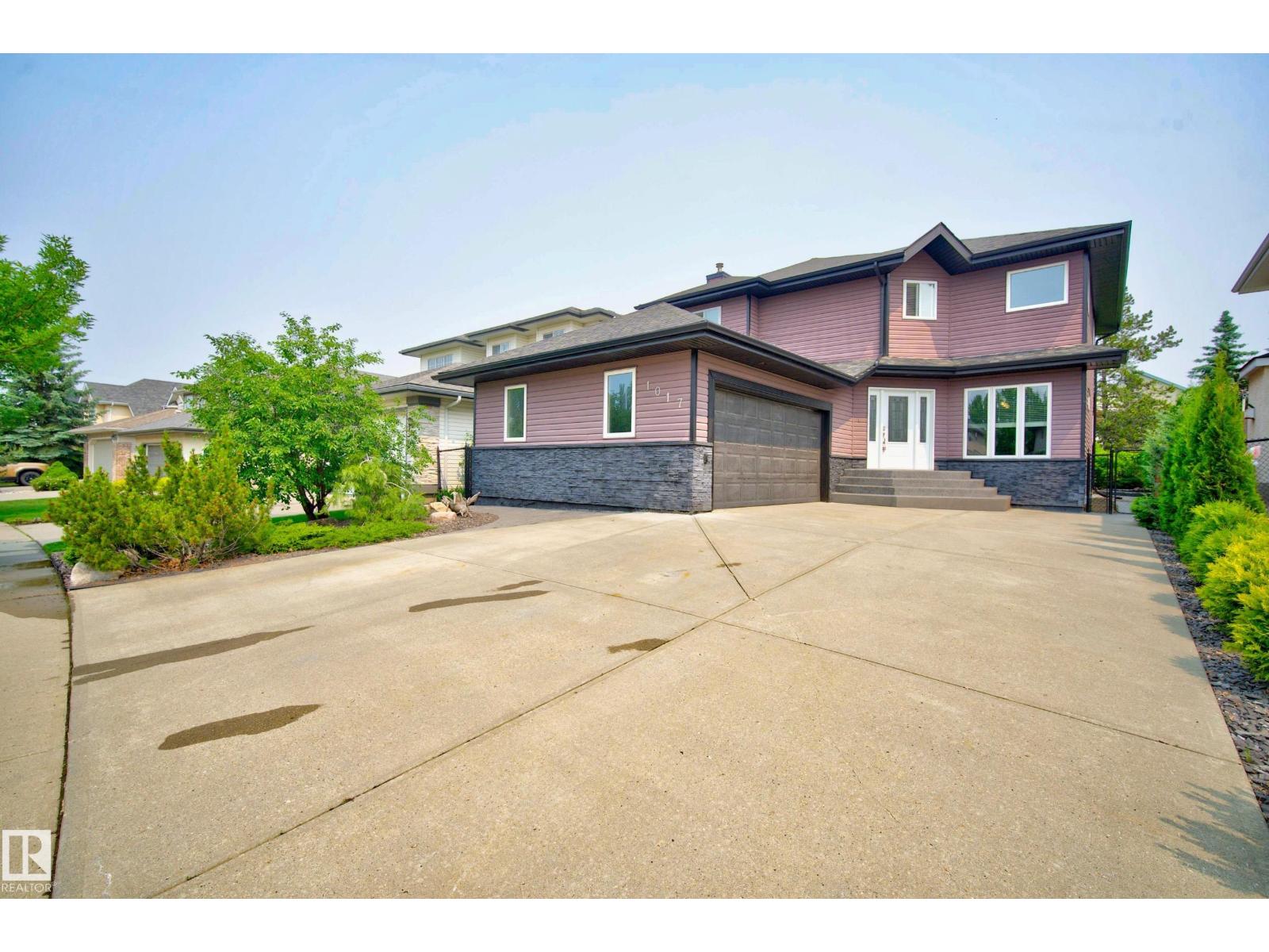 MLS® listing #29982231 for sale located at 1017 HOLGATE PL NW