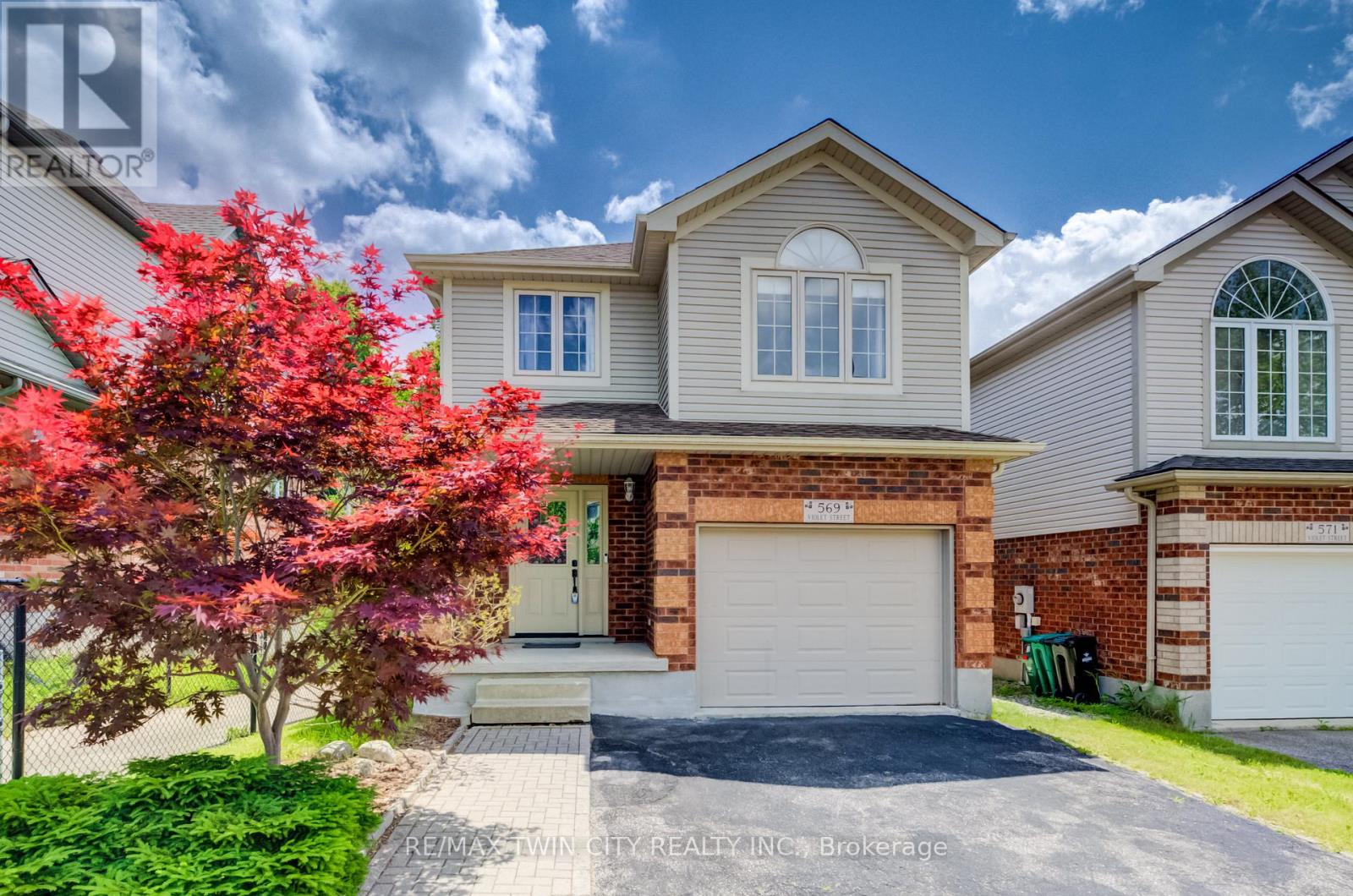 MLS® listing #29984740 for sale located at 569 VIOLET STREET