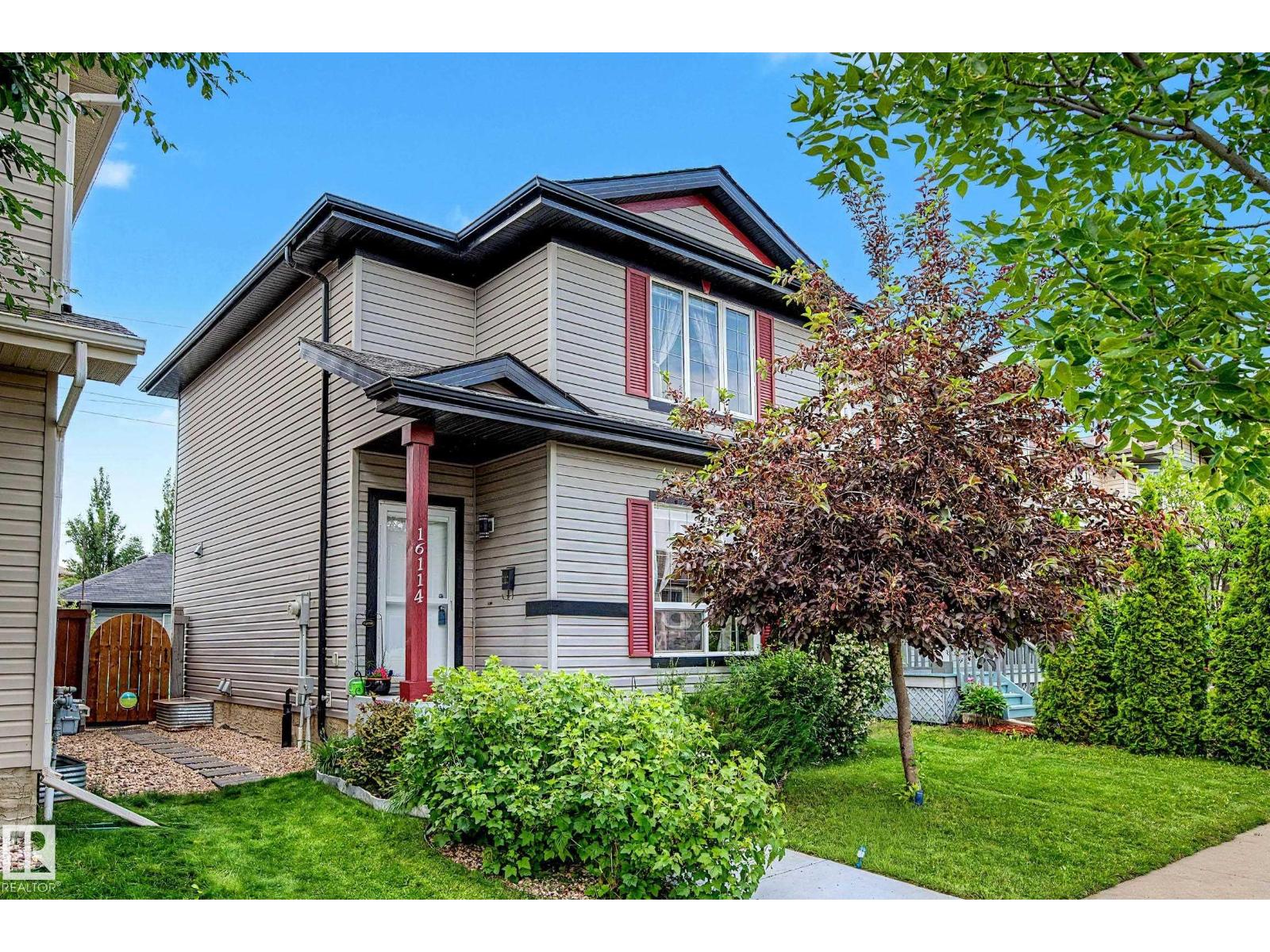 MLS® listing #29984985 for sale located at 16114 43 ST NW