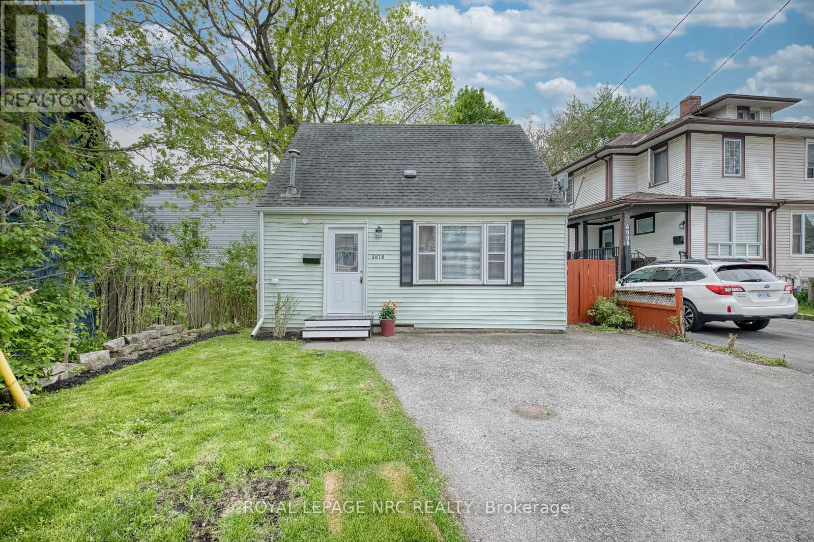 MLS® listing #29985433 for sale located at 4676 MCDOUGALL CRESCENT