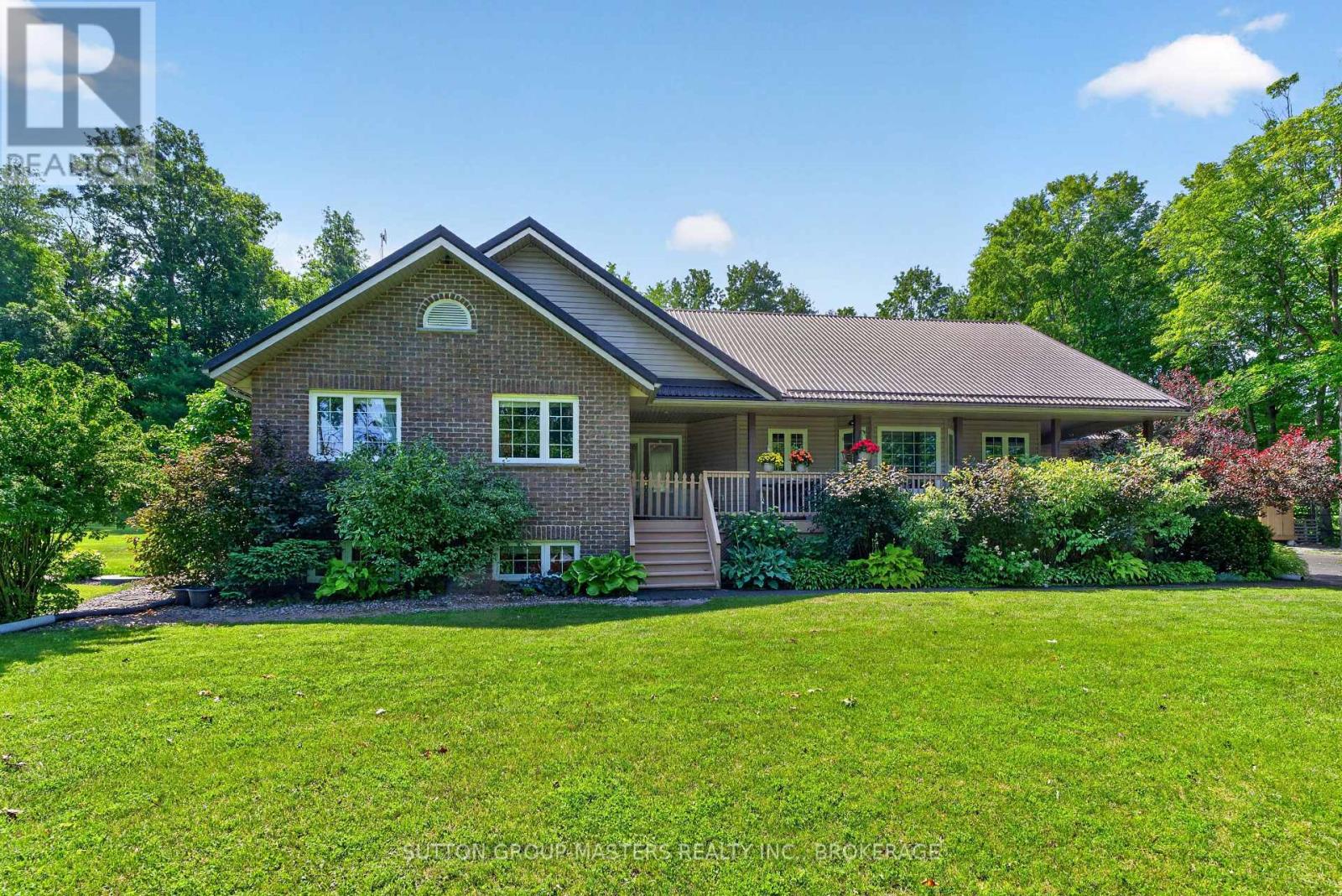 MLS® listing #29985584 for sale located at 710 MAPLE ROAD
