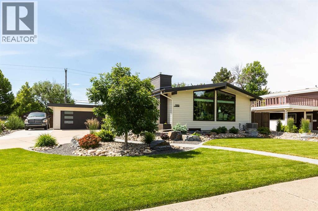 MLS® listing #29985971 for sale located at 3210 South Parkside Drive