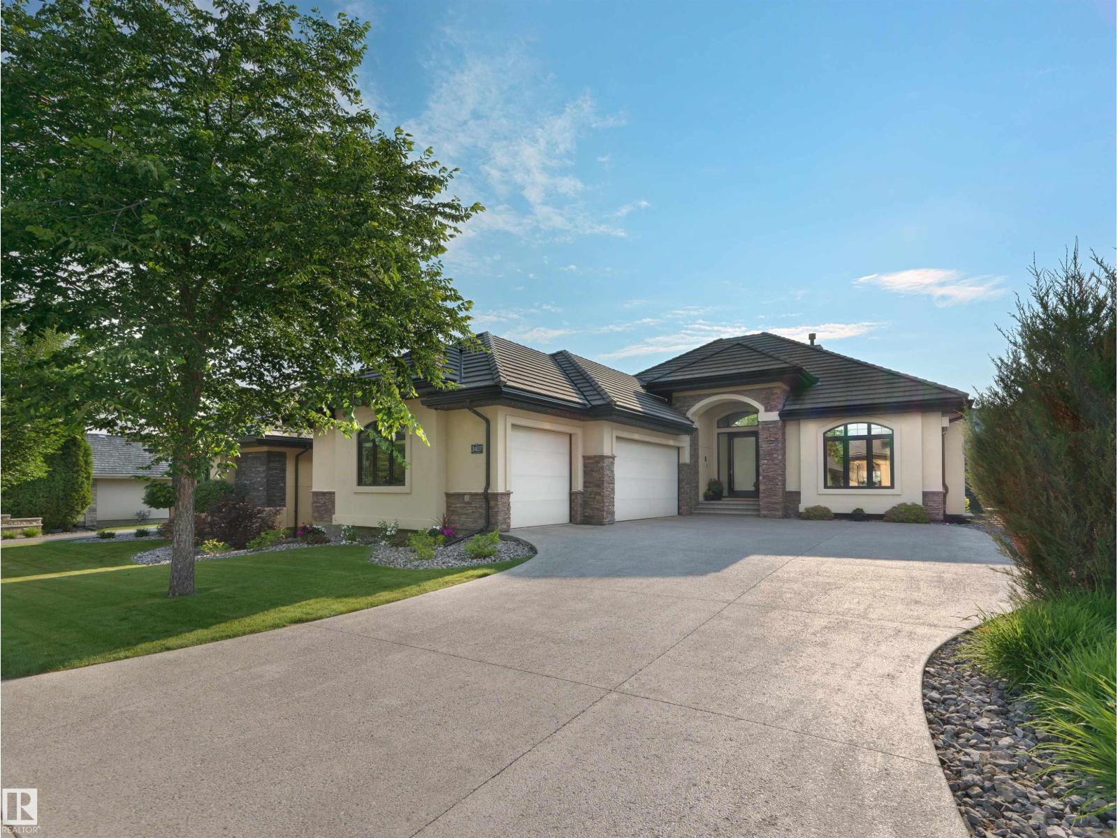 MLS® listing #29986183 for sale located at 3407 WATSON PL SW