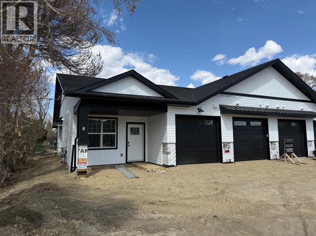 MLS® listing #29986378 for sale located at 4, 5463 55 Avenue