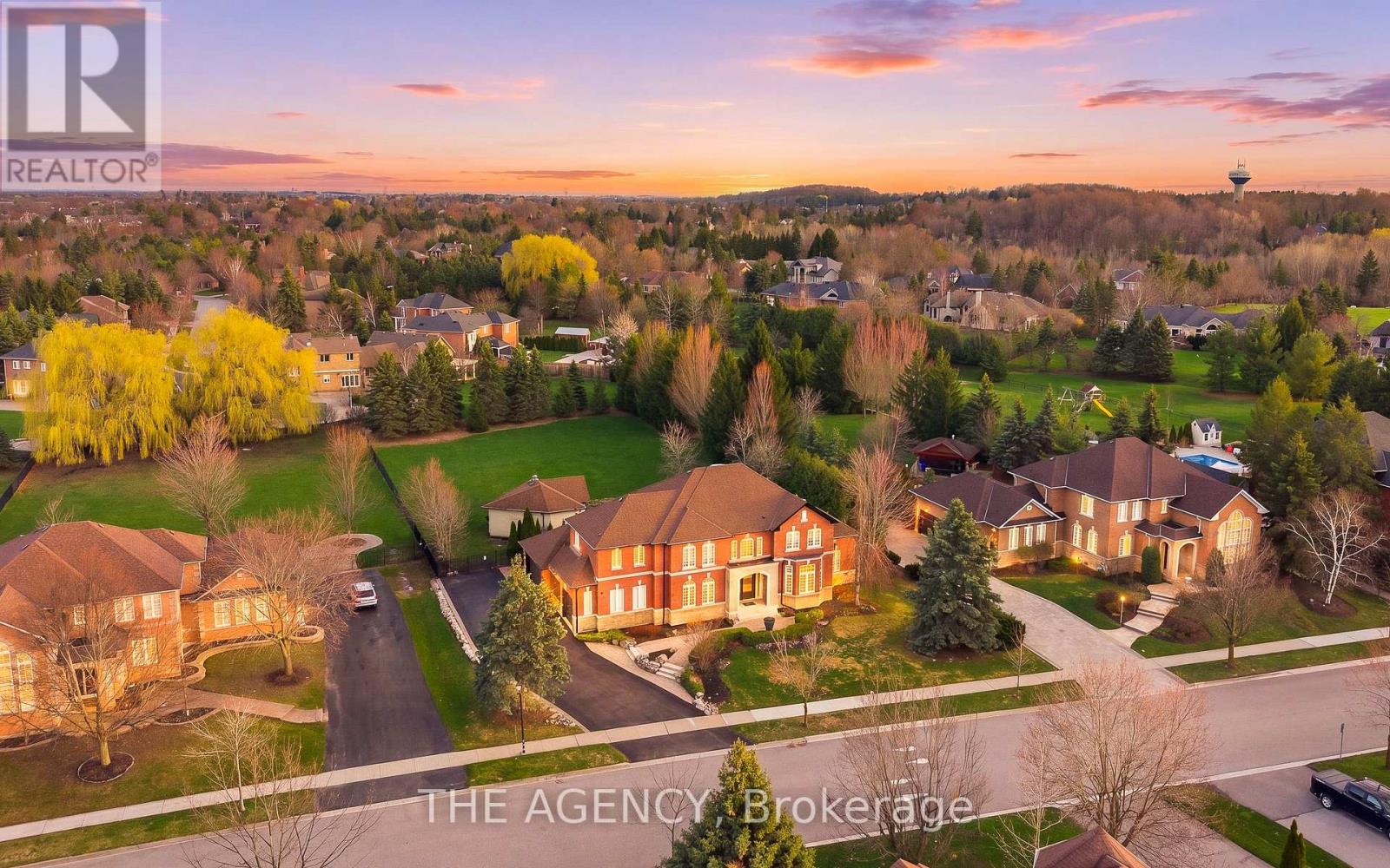 MLS® listing #29986506 for sale located at 147 MACTAGGART DRIVE