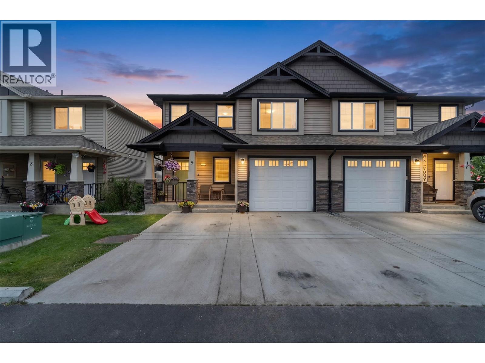 MLS® listing #29986674 for sale located at 2592 CRESTLINE Street Unit# 9