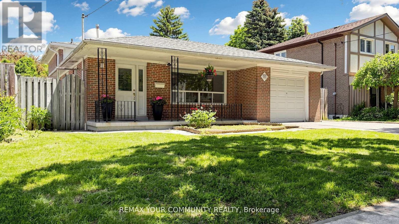 MLS® listing #29986936 for sale located at 23 LESGAY CRESCENT