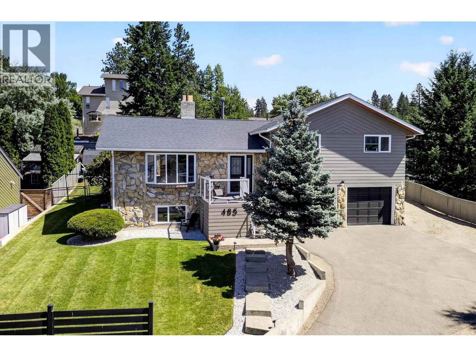 MLS® listing #29986982 for sale located at 485 Gleneagles Drive
