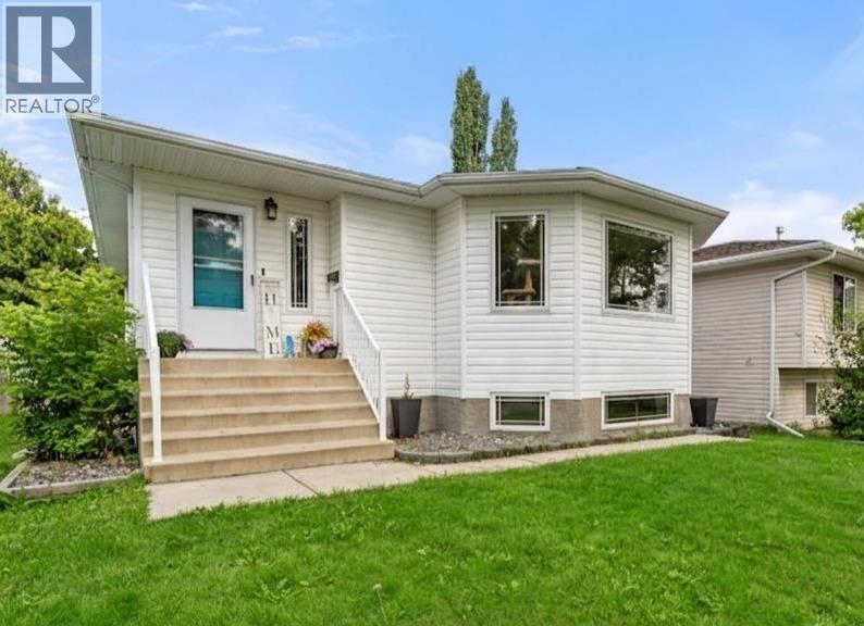 MLS® listing #29987047 for sale located at 5224 43 Street