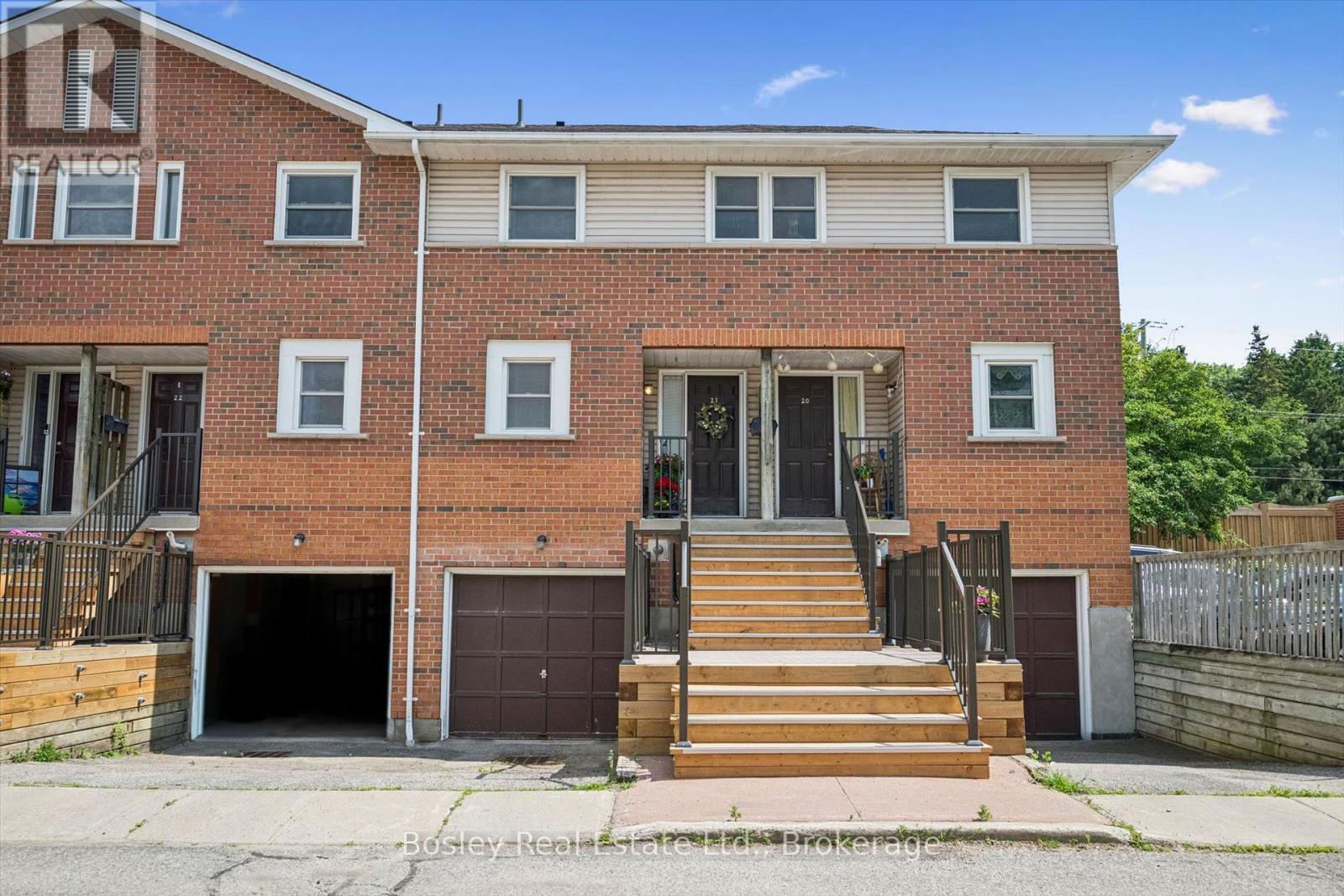 MLS® listing #29987378 for sale located at 21 - 459 BEECHWOOD PLACE