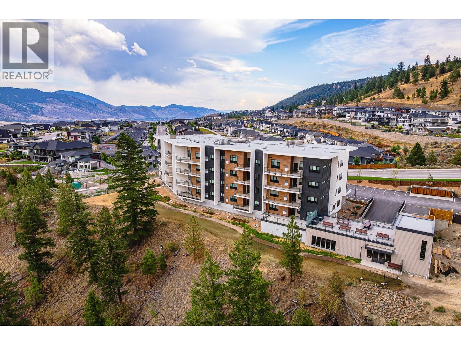 MLS® listing #29987460 for sale located at 1844 Qu'Appelle Boulevard Unit# 106
