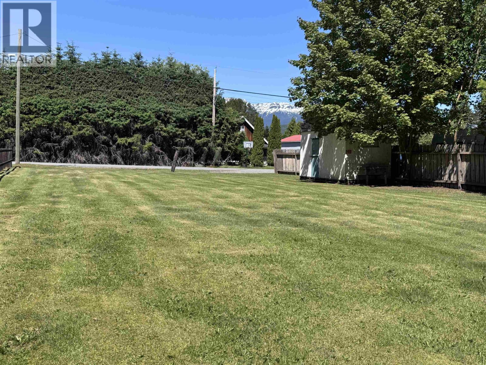 MLS® listing #29988533 for sale located at 5025 AGAR AVENUE