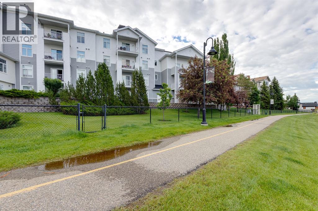 MLS® listing #29988848 for sale located at 101, 8 Country Village Bay NE
