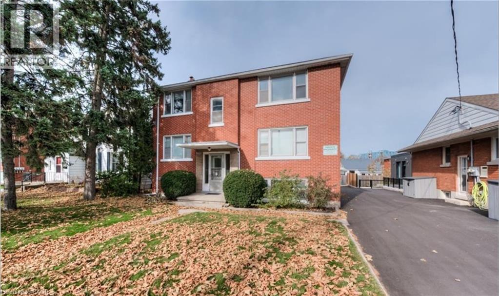 MLS® listing #29988961 for sale located at 706 FREDERICK Street Unit# 2
