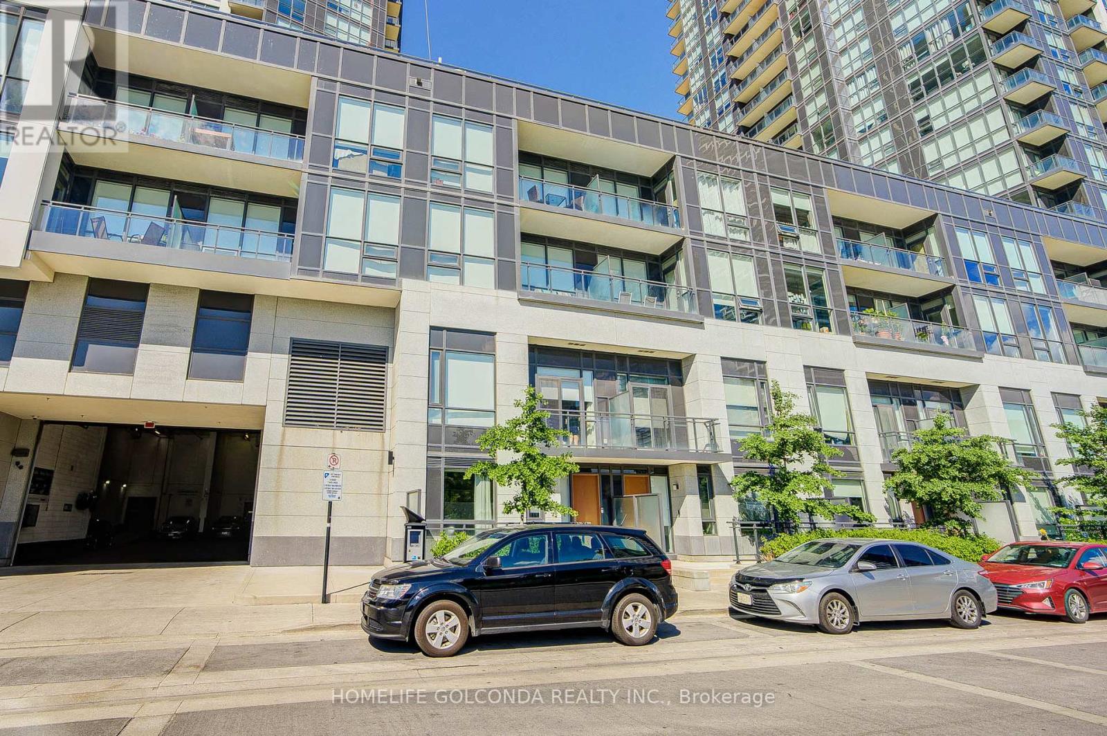 MLS® listing #29989055 for sale located at 4011 BRICKSTONE MEWS E