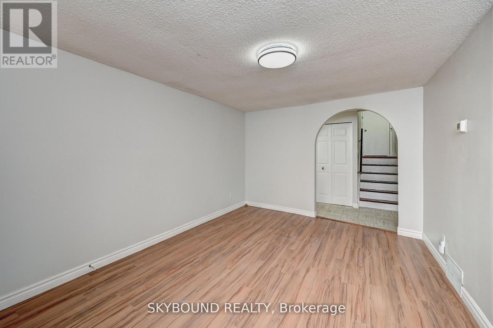 MLS® listing #29989106 for sale located at 48 CLUTHE CRESCENT