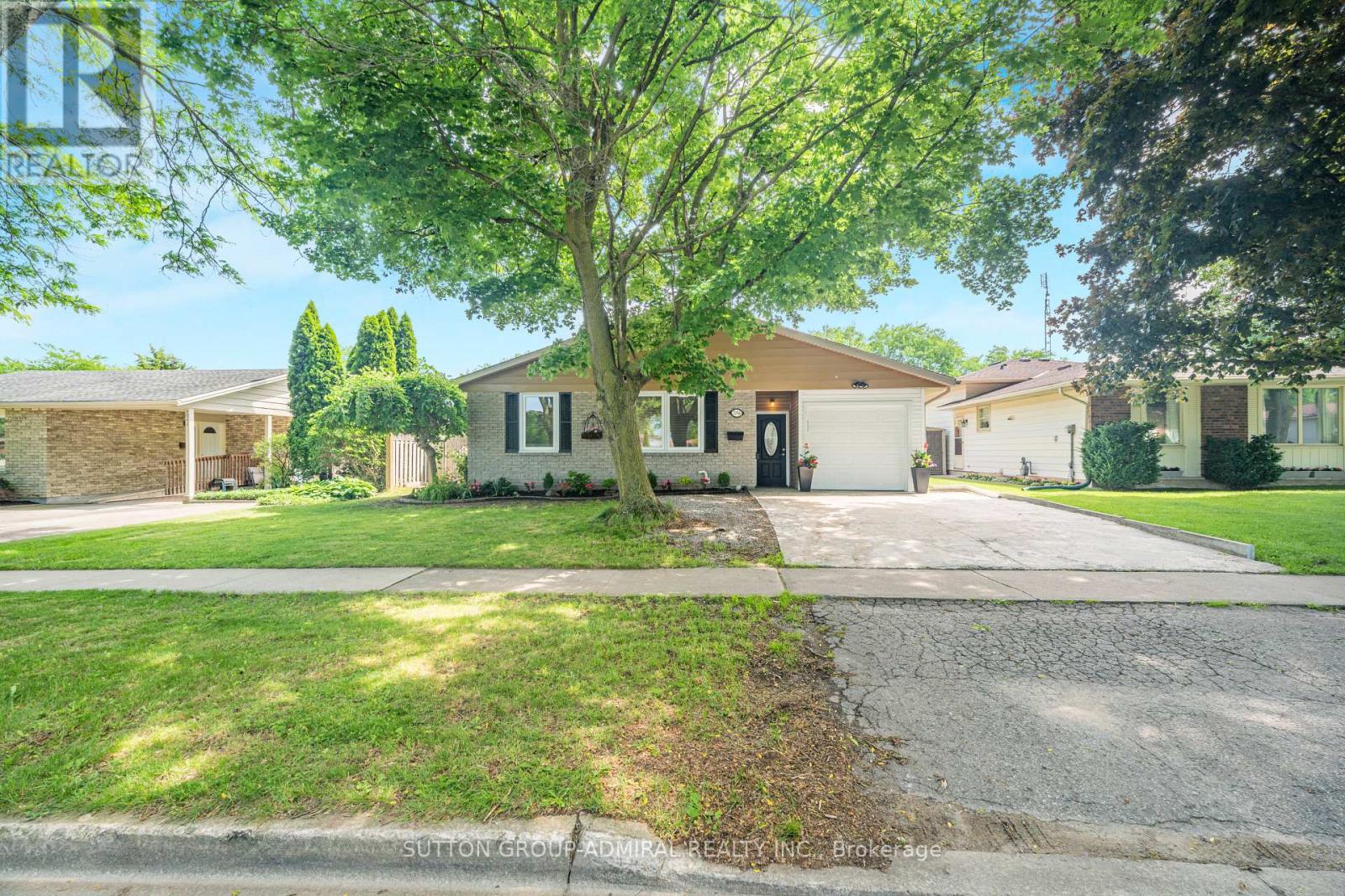 MLS® listing #29989449 for sale located at 7056 HARRIMAN STREET