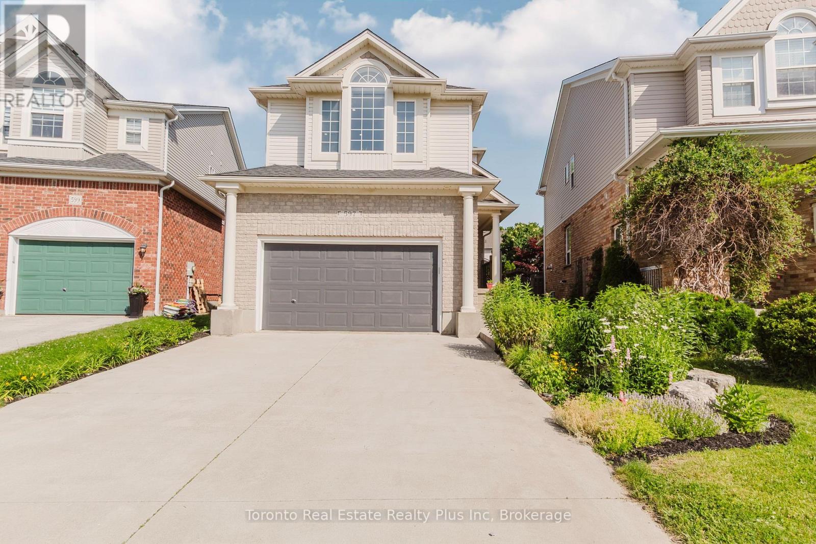 MLS® listing #29989631 for sale located at 597 LITTLE DOVER CRESCENT E
