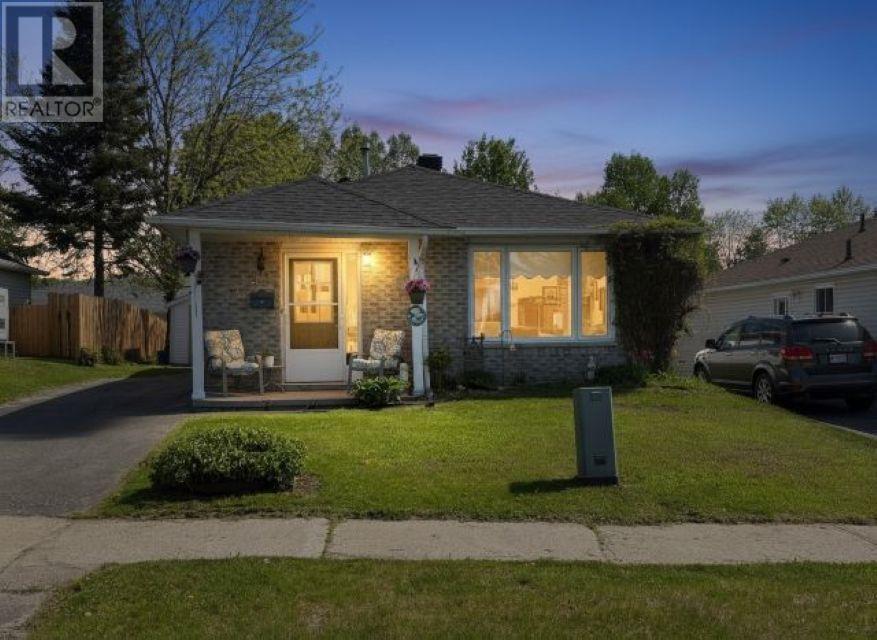 MLS® listing #29989640 for sale located at 57 Stewart CRES