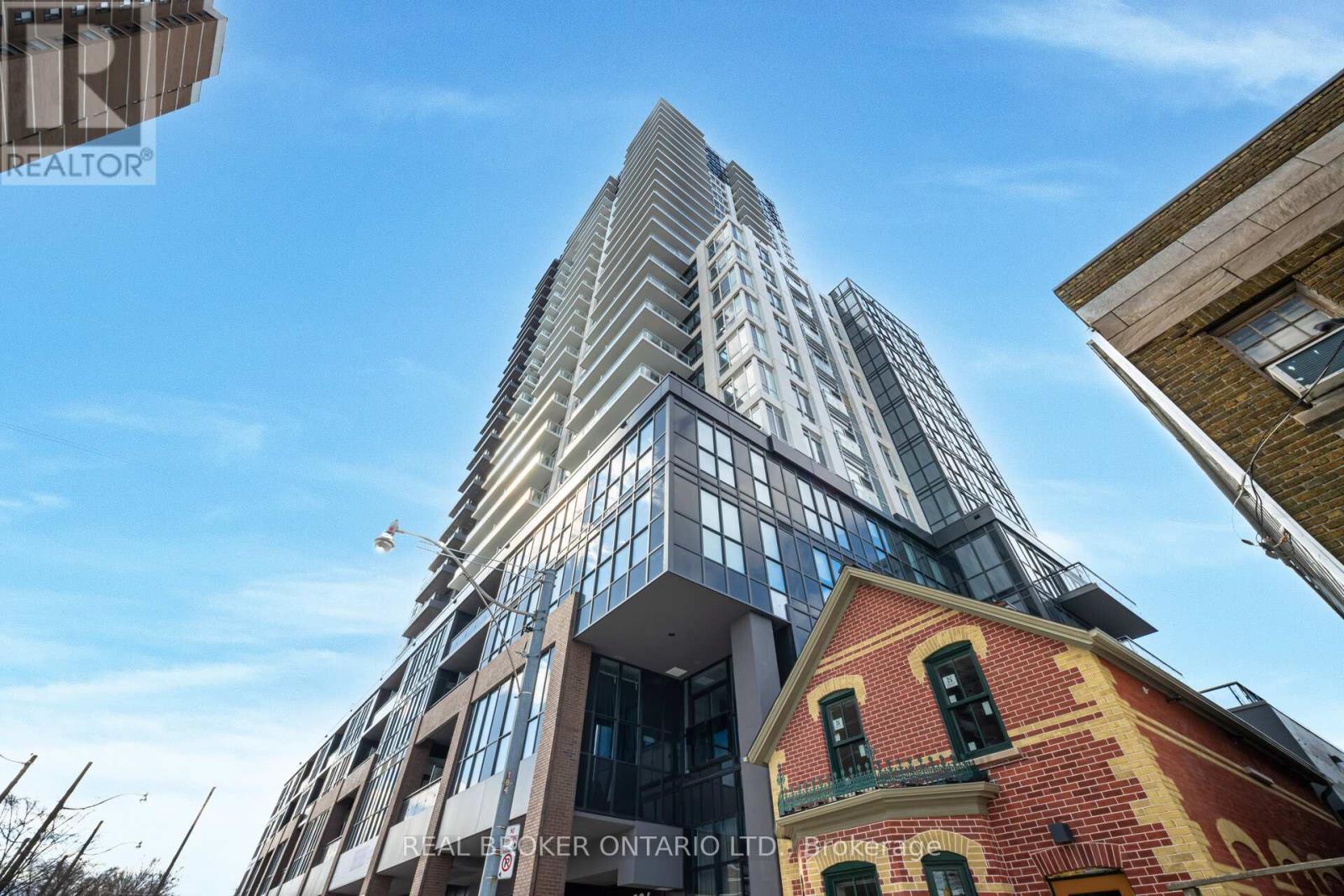 MLS® listing #29989719 for sale located at 2602 - 286 MAIN STREET