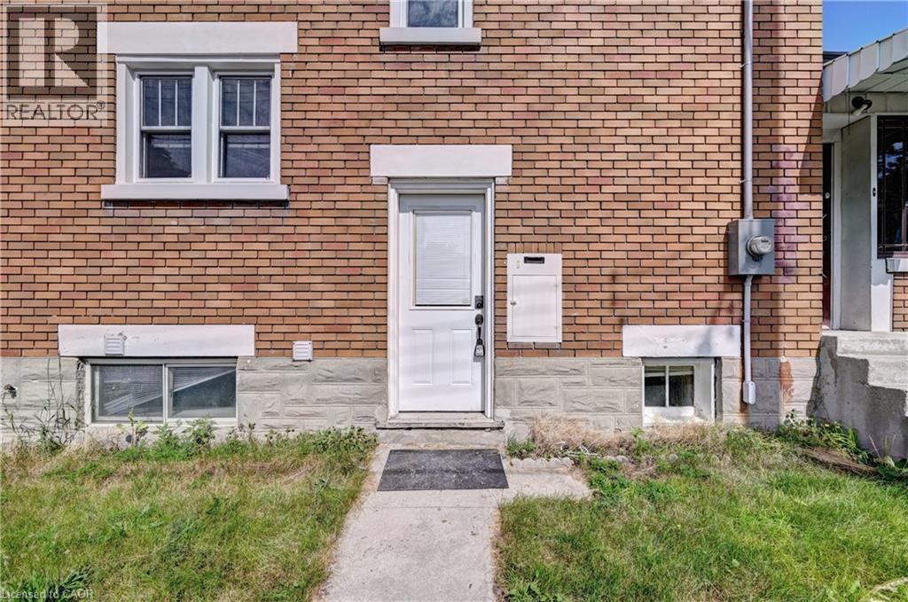 MLS® listing #29989830 for sale located at 147 COURTLAND Avenue E Unit# Lower