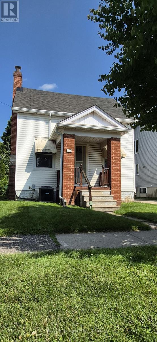 MLS® listing #29990494 for sale located at 125 BROADWAY AVENUE